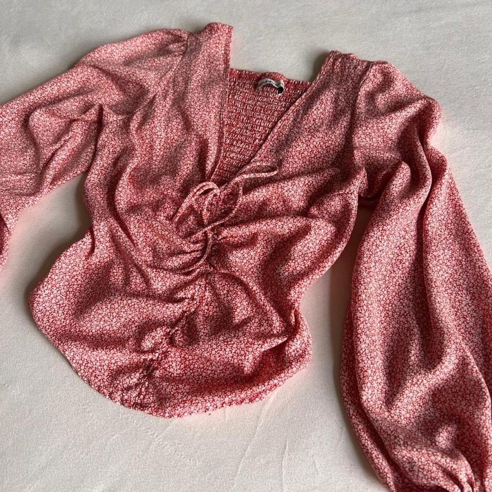 A & F 🤍🌹💐 Red and white speckled blouse fairy coquette feminine romantic